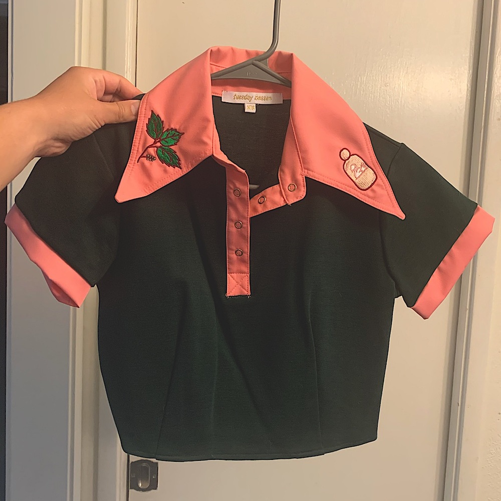 Tuesday Bassen Poison Ivy cropped polo